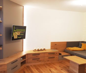 Flachbildfernseher Eiche astig Couch Sofa Couchtisch Laden Stauraum Sunwood indirekte Beleuchtung LED Regal